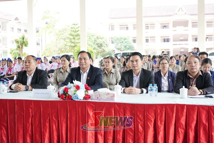 Các đại biểu tỉnh Hủa Phăn.