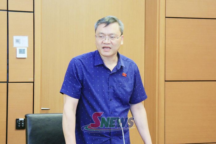 Đại biểu Quàng Văn Hương phát biểu