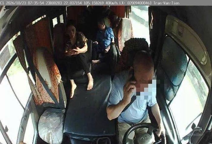 Trích xuất hình ảnh dữ liệu vi phạm từ Phòng Quản lý, khai thác dữ liệu và chuyển đổi số, Cục CSGT.