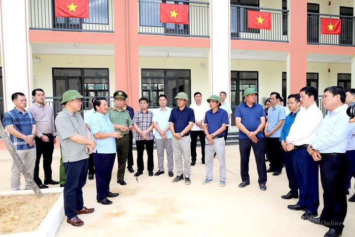 Bí thư Tỉnh ủy Hầu A Lềnh chỉ đạo nhà thầu, đơn vị thi công đẩy nhanh tiến độ, gắn với đảm bảo chất lượng Trường phổ thông nội trú liên cấp TH-THCS Phố Bảng.