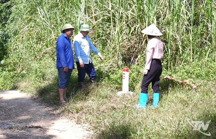 Cột mốc giới mới được cắm.