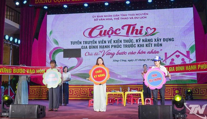 Các đội thi Tuyên truyền viên tài năng.
