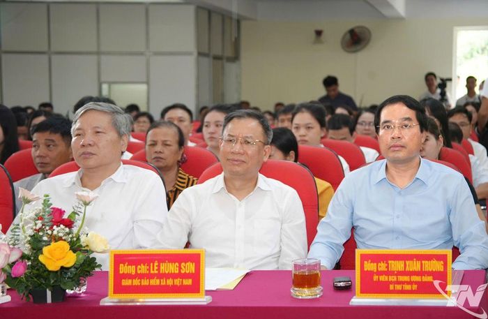 Đồng chí Bí thư Tỉnh ủy Thái Nguyên Trịnh Xuân Trường và các đại biểu dự Hội nghị.