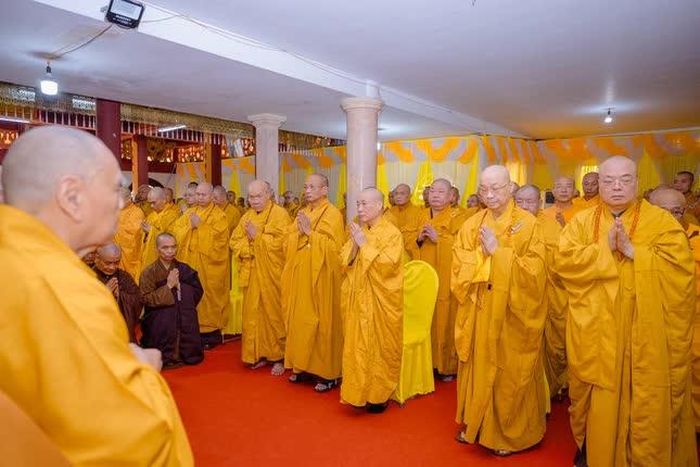 Phút mặc niệm tưởng nhớ công đức cao dày của Đức Đệ tam Pháp chủ đối với Đạo pháp và Dân tộc