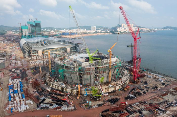 Tổ hợp Trung tâm Hội nghị APEC và Nhà biểu diễn đa năng tại Phú Quốc đang được đẩy nhanh thi công.