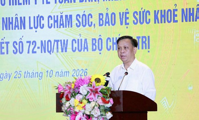Ông Hoàng Xuân Sơn, Giám đốc Bệnh viện Đa khoa Bắc Kạn phát biểu tại hội nghị.