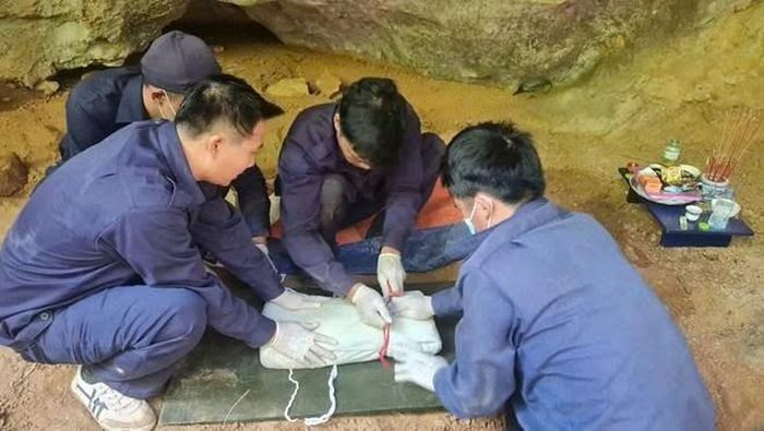 Đội Tìm kiếm, quy tập hài cốt liệt sĩ số 1 thuộc Phòng Chính trị, Bộ CHQS tỉnh Quảng Trị đã tìm kiếm, cất bốc được 4 hài cốt liệt sĩ tại tỉnh Khăm Muồn (Lào) trong tháng 10.2026. Ảnh: Bộ CHQS tỉnh Quảng Trị.