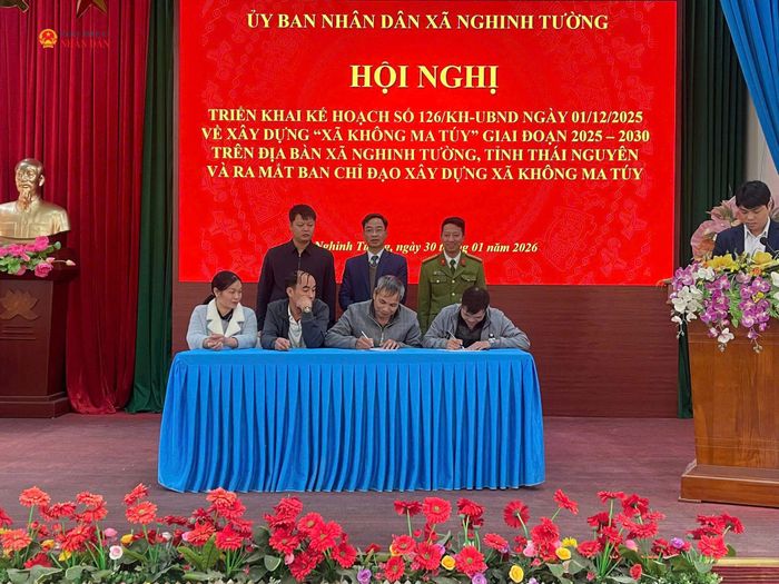 Công an xã Nghinh Tường đã tổ chức lễ ký kết kế hoạch phối hợp phòng, chống tội phạm và tệ nạn ma túy trên địa bàn xã. Ảnh: Đồng Thưởng.
