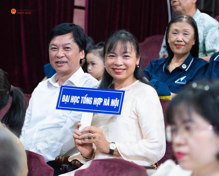 Các đại biểu tham dự buổi lễ