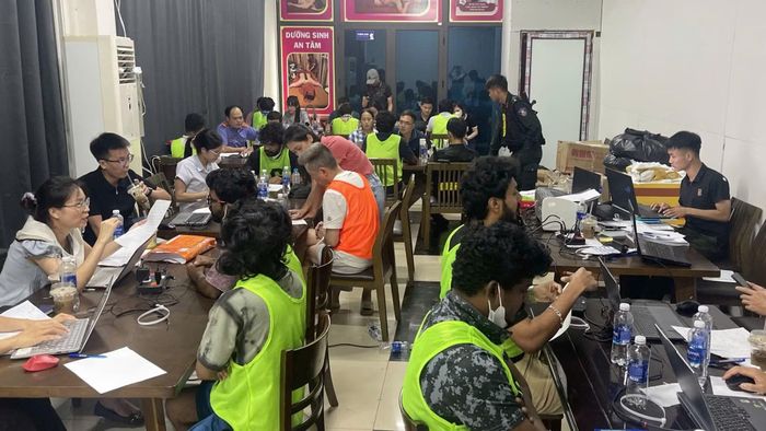 Ban chuyên án lấy lời khai của các đối tượng trong vụ án.
