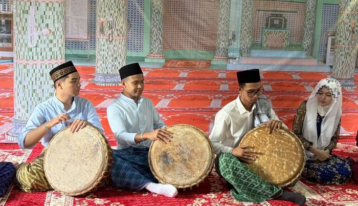 Không gian văn hoá, nghệ thuật đậm bản sắc văn hoá truyền thống được đồng bào Chăm giới thiệu đến du khách.