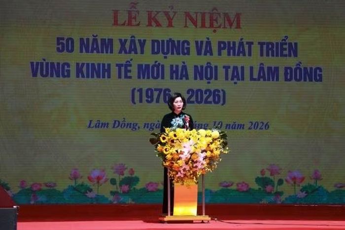 Chủ tịch HĐND thành phố Hà Nội Phùng Thị Hồng Hà phát biểu tại lễ kỷ niệm. Ảnh: Văn Tuyến.