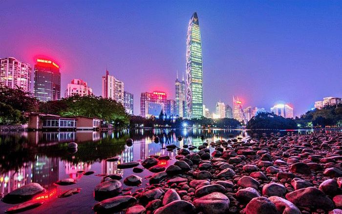 Thâm Quyến - viên ngọc quý phía Nam Trung Quốc - cuốn hút khách du lịch với rất nhiều hoạt động thú vị. Từ các công viên giải trí đẳng cấp thế giới và khu nghệ thuật sáng tạo, đến những bãi biển thơ mộng và các khu chợ đêm nhộn nhịp. Ảnh: you.co