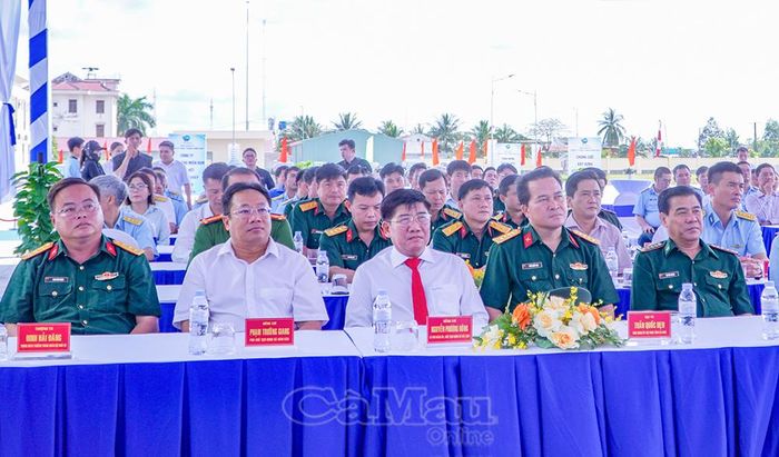  Các đại biểu dự lễ khánh thành.