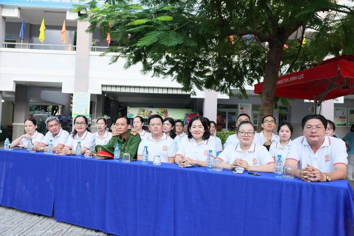 Đại biểu dự chương trình