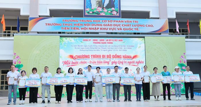 Các doanh nghiệp, cơ sở kinh doanh trên địa bàn phường san sẻ tấm lòng vàng với chương trình