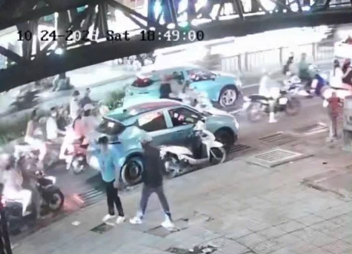 Camera ghi lại vụ việc.
