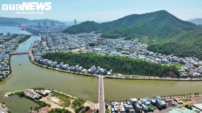 Về yếu tố nhận định núi Một là “di tích” đang gây xôn xao, ông Bùi Tĩnh, nguyên Giám đốc Bảo tàng tỉnh Gia Lai khẳng định, núi Một thuộc danh mục chưa được Nhà nước xếp hạng hay công nhận là di tích. Khu vực này gắn với trận đánh giải phóng Quy Nhơn ngày 31/3/1975.