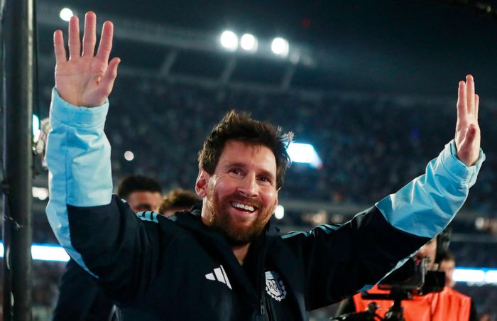 Messi chia tay đội tuyển Argentina.