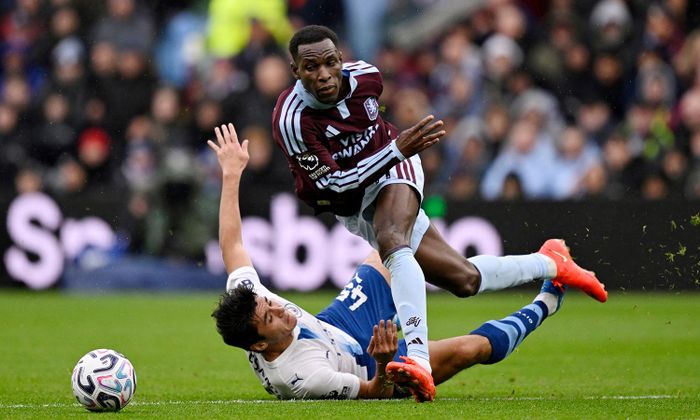 Jackson giúp Aston Villa thắng Man City 2-0. (Ảnh: Reuters)