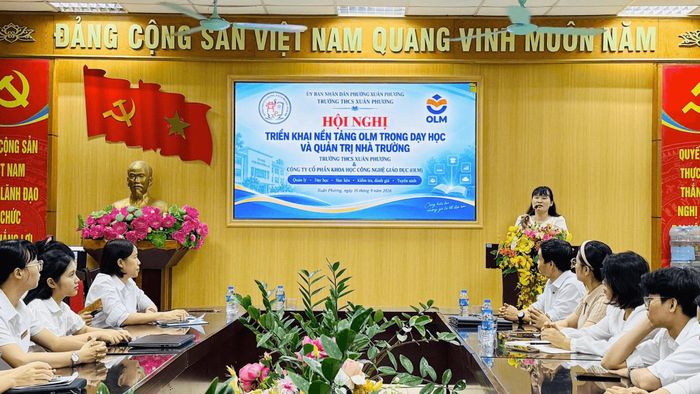 Hội nghị triển khai nền tảng OLM trong dạy học và quản trị nhà trường, mở rộng không gian học tập số cho giáo viên và học sinh.