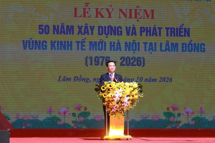 Chủ tịch UBND tỉnh Lâm Đồng Hồ Văn Mười trình bày diễn văn khai mạc. Ảnh: Văn Tuyến