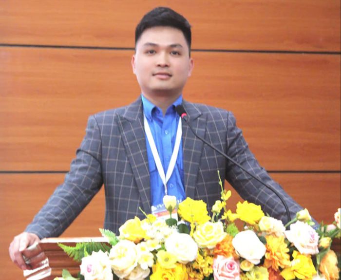 Bí thư Đoàn phường Long Biên Trương Phi Long.