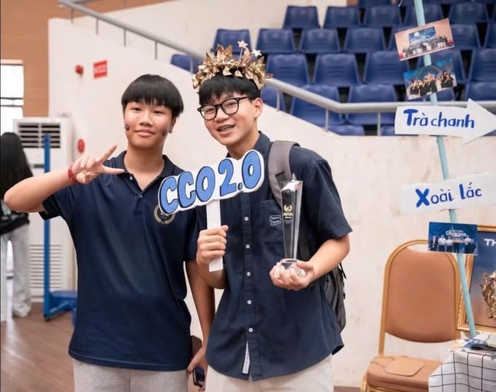  Cậu bạn còn đảm nhiệm vai trò Phó chủ nhiệm CLB Olympia trường THPT chuyên Hùng Vương. Ảnh: Fanpage CCO - CHV Competitors for Olympia 