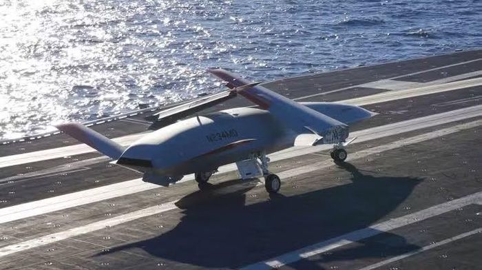 Trước đó tàu sân bay lớp Nimitz mang tên USS Theodore Roosevelt đã trở thành chiến hạm đầu tiên của Hải quân Mỹ có khả năng sử dụng máy bay không người lái MQ-25 Stingray tiên tiến nhất.