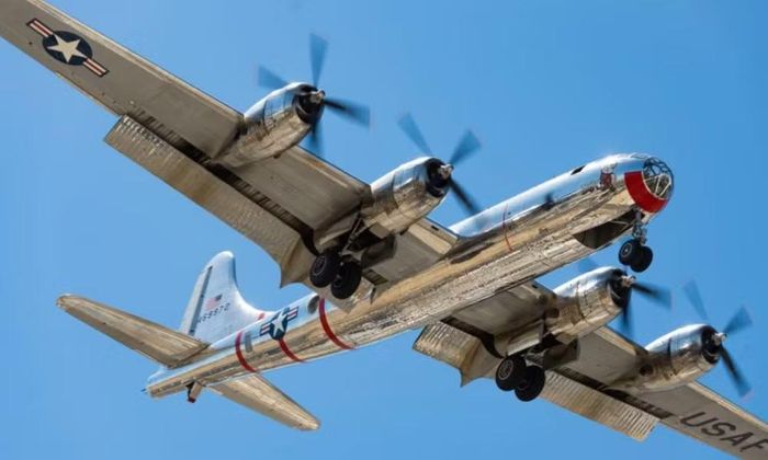 Oanh tạc cơ B-29 vẫn phải đối mặt với tiêm kích Nhật và pháo phòng không. Các phi vụ đầu tiên cho thấy Superfortress có khả năng chịu đựng và bay ở độ cao mà nhiều máy bay Nhật khó hoạt động hiệu quả, nhưng điều đó không đồng nghĩa máy bay Mỹ hoàn toàn an toàn.