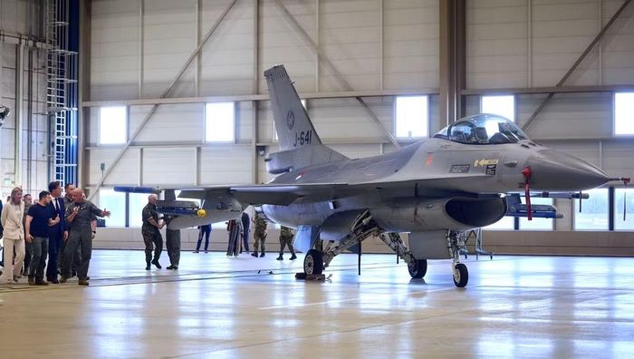 Đầu tháng này, ông Zelensky cho biết khoảng một nửa số F-16 của Ukraine phải nằm đất để bảo dưỡng tại các nước châu Âu.