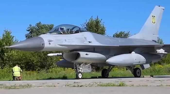 Theo giới chức Ukraine, phi đội khoảng 50 chiếc F-16 đang phải hoạt động với cường độ cao, làm gia tăng nguy cơ hỏng hóc và nhu cầu bảo dưỡng.