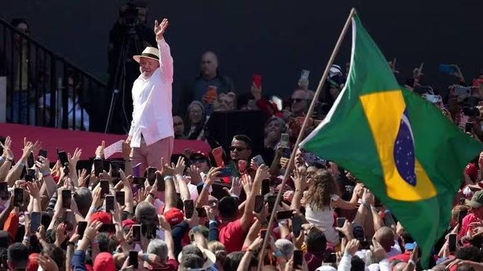 Giới quan sát cho rằng khi ông Lula tiếp tục nắm quyền, Brazil sẽ giữ khoảng cách với Washington và đẩy mạnh quan hệ với Trung Quốc