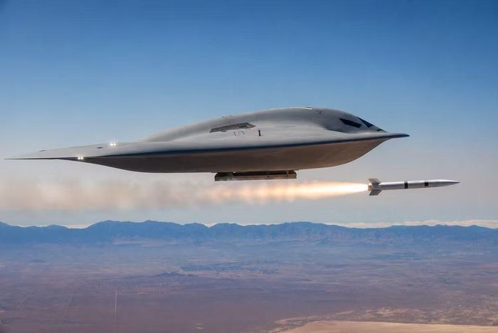 Không quân Mỹ (USAF) đang cân nhắc đưa máy bay ném bom vào không chiến để tăng cường sức mạnh, trang The War Zone (TWZ) trích dẫn một báo cáo của USAF gửi tới Quốc hội Mỹ.