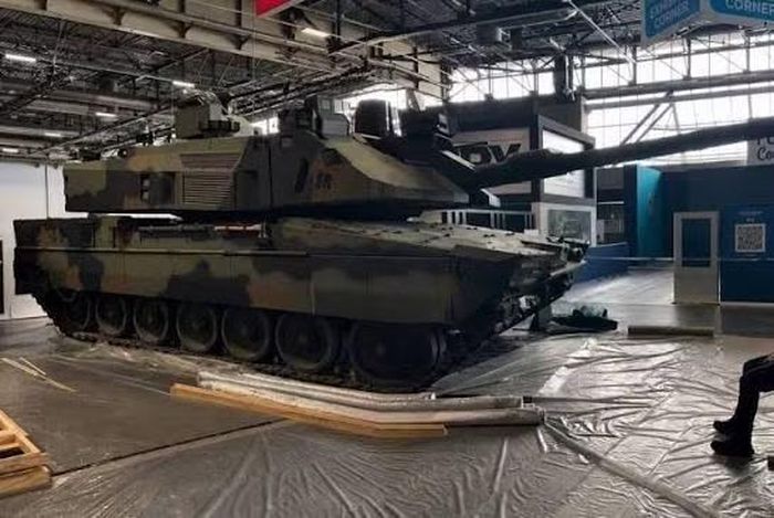Xe tăng mới được đặt tên là NMBT (New Main Battle Tank - Xe tăng chiến đấu chủ lực mới), đang được phát triển dựa trên mẫu thử nghiệm công nghệ KF51 Panther của Rheinmetall. Mục đích của nó là thay thế các xe tăng Ariete của Ý.