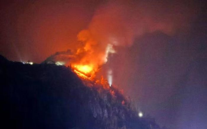 Ngọn lửa đã bao trùm tòa nhà Kehlsteinhaus