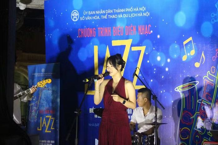 Qua phần trình diễn của các nghệ sĩ, những tác phẩm quen thuộc có cơ hội được tiếp cận trong không gian biểu đạt mới, đưa jazz trở nên gần gũi hơn với công chúng thông qua sự giao thoa cùng âm nhạc Việt Nam