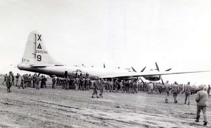 Năm 1944, 4 oanh tạc cơ B-29 Mỹ buộc phải hạ cánh tại vùng Viễn Đông Liên Xô sau các nhiệm vụ chống Nhật.