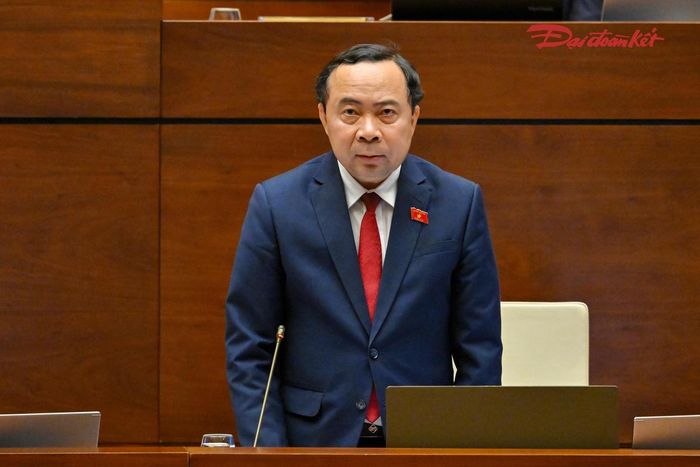 Bộ trưởng Bộ Khoa học và Công nghệ Vũ Hải Quân phát biểu giải trình. Ảnh: Quang Vinh.
