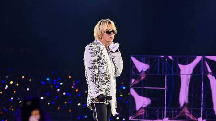 G-Dragon nổi bật với phong cách trình diễn cá tính, riêng biệt.