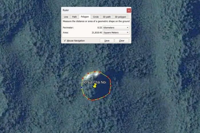 Vị trí phát hiện siêu hố sụt, kết quả đo vẽ sơ bộ trên Google Earth hố sụt có diện tích 2,18 ha. Ảnh: Google Earth/VQG Phong Nha - Kẻ Bàng.