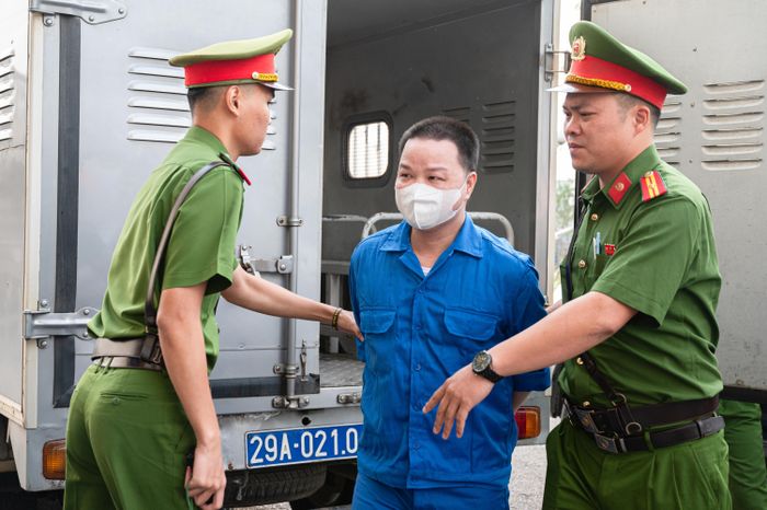  Sau khi sang Thổ Nhĩ Kỳ học tập, Nam về nước thuê văn phòng, nhân viên để bước đầu tạo lập và trực tiếp điều hành. Năm 2019, Nam bàn bạc với Mr Hunter và Bùi Trung Đức mở rộng hệ thống sàn giao dịch ở Việt Nam với quy mô trên toàn quốc, núp bóng dưới danh nghĩa công ty, trang mạng hoạt động về lĩnh vực Tele Marketing (tiếp thị, quảng bá sản phẩm qua điện thoại), Tele Sale (tư vấn, bán hàng qua điện thoại), tư vấn môi giới chứng khoán, forex. 