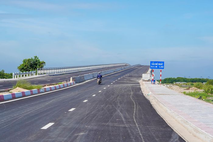  Điểm đầu tuyến 991B nối với đường Hội Bài - Châu Pha, cách cao tốc Biên Hòa - Vũng Tàu hơn 8 km. Việc kết nối các tuyến đường này được kỳ vọng mở thêm hướng lưu thông cho hàng hóa từ khu vực cảng biển đến mạng lưới giao thông liên vùng. 