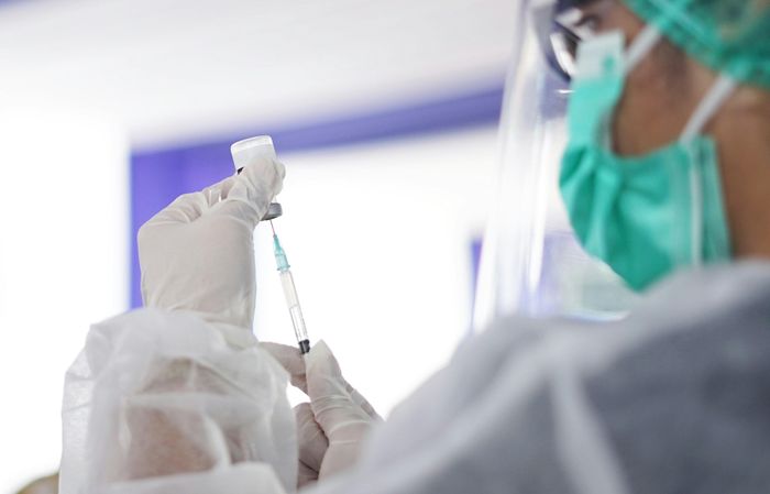  Các nhà khoa học đang nghiên cứu vaccine có khả năng huấn luyện hệ miễn dịch nhận diện, tấn công tế bào bất thường, hướng tới phòng ngừa ung thư ở những người có nguy cơ cao. Ảnh: Unsplash.