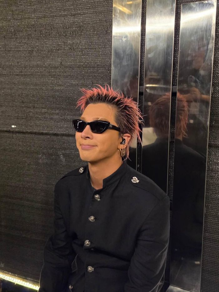 Taeyang trong loạt ảnh chụp tại hậu trường concert. Ảnh: FBNV.