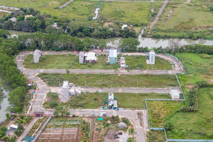  Ban hành Luật Định danh và xác thực điện tử là cơ sở pháp lý để định danh bất động sản cùng nhiều loại tài sản khác. Ảnh: Quỳnh Danh. 