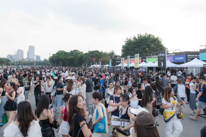  Concert BigBang thu hút đông đảo khán giả Việt và quốc tế. Ảnh: Việt Hà. 