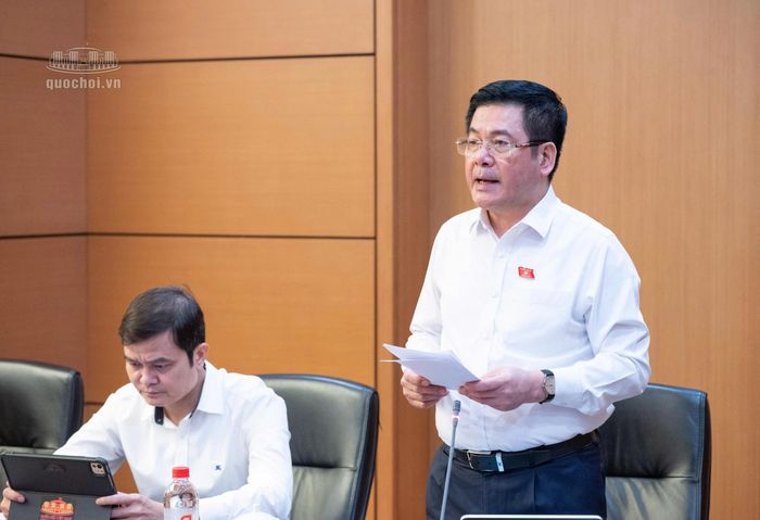  Theo Phó chủ tịch Quốc hội Nguyễn Hồng Diên, Luật An ninh dữ liệu cần thống nhất, tránh chồng chéo các quy định trong một số luật hiện hành về dữ liệu. Ảnh: Quochoi.vn. 