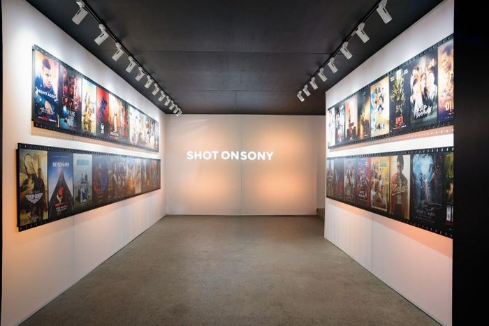  Khu vực triển lãm tác phẩm được ghi hình bằng thiết bị Sony. 