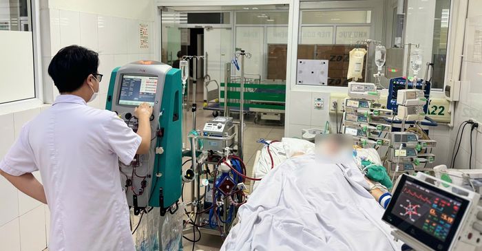  Sau 13 ngày hồi sức tích cực, bệnh nhân đã tỉnh táo. Ảnh: BVCC. 